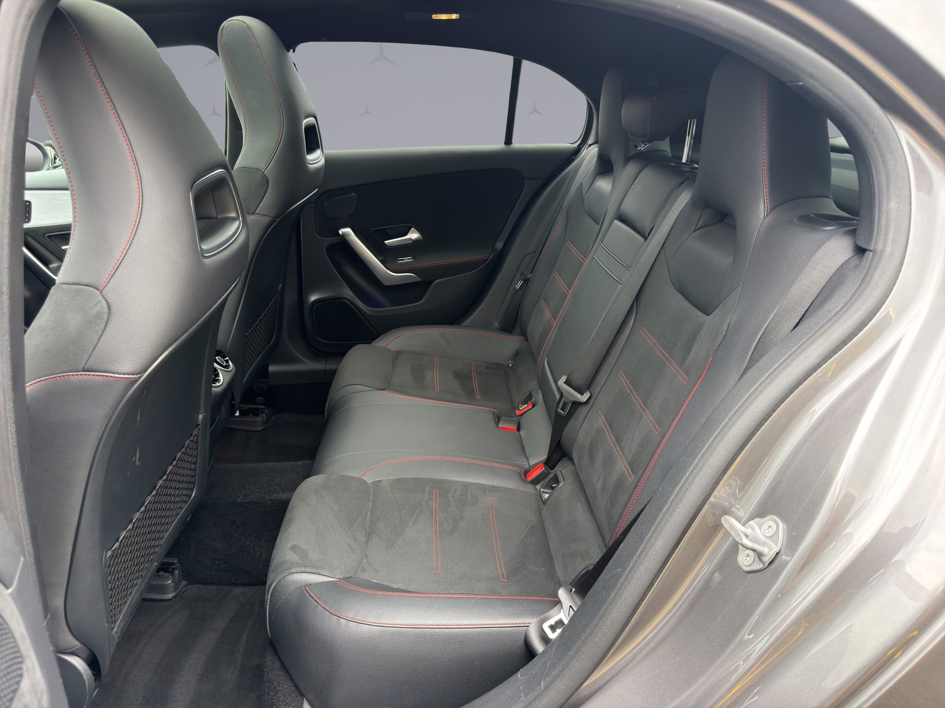 MERCEDES-BENZ A 220 AMG Line 4m-image-9