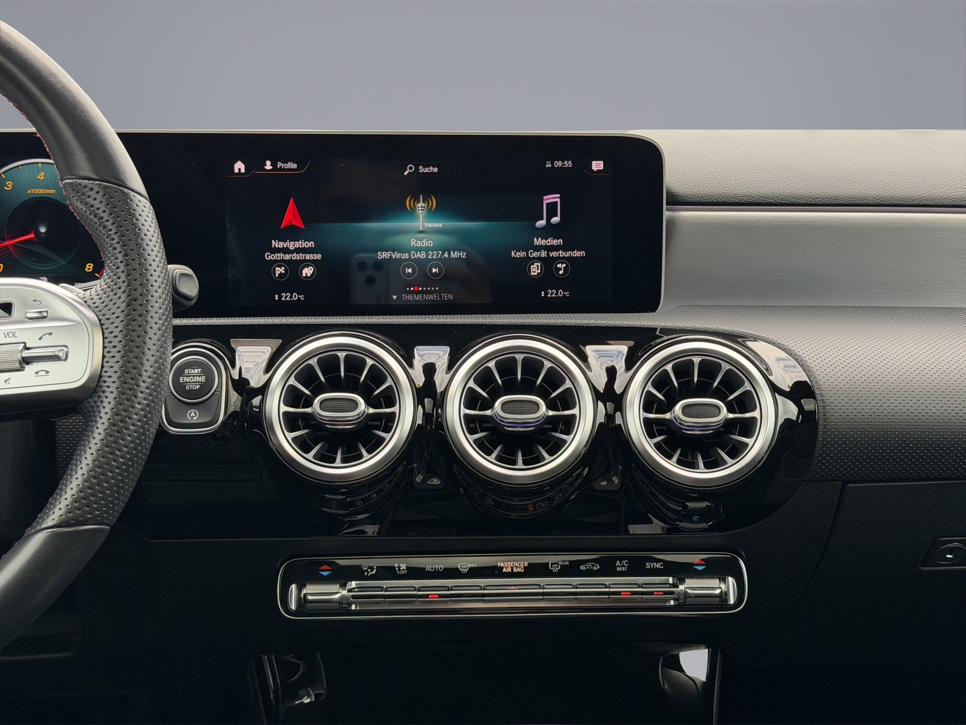 MERCEDES-BENZ A 220 AMG Line 4m-image-13