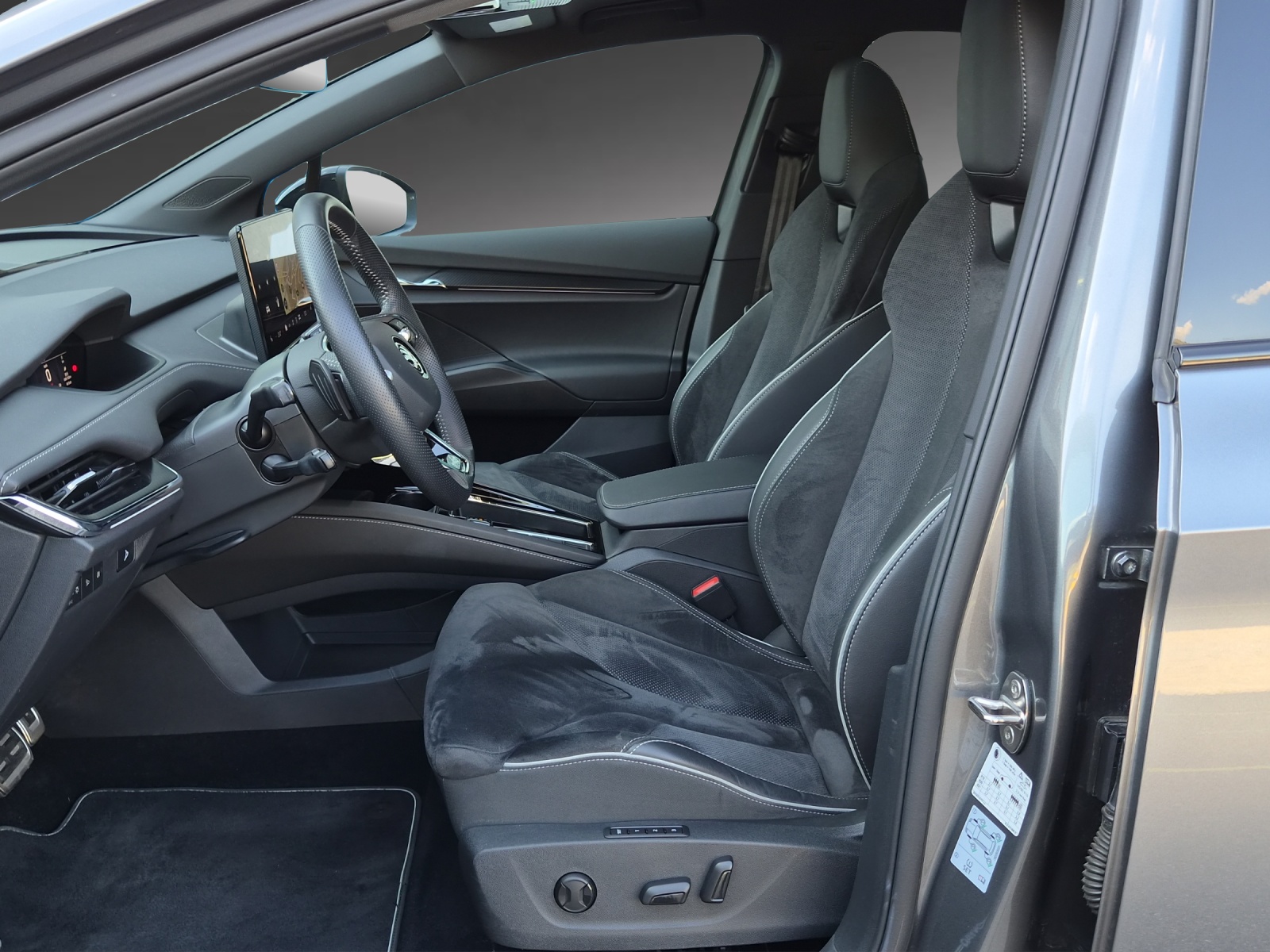 SKODA Enyaq iV 80x SportLine-image-5