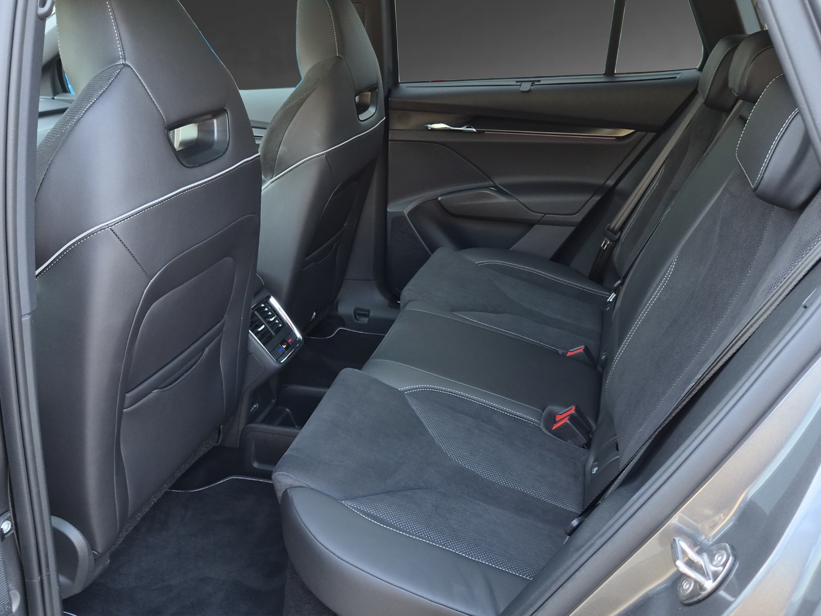 SKODA Enyaq iV 80x SportLine-image-6
