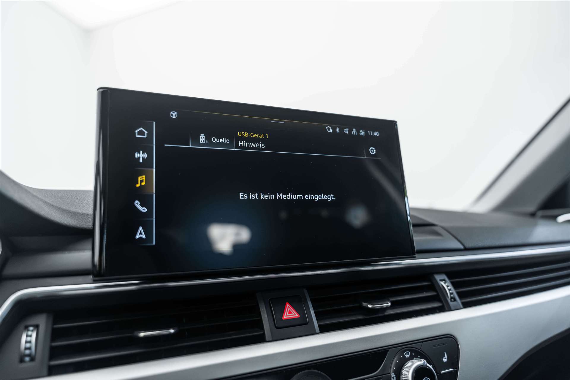 AUDI AUDI A4 Avant 35 TFSI S-tronic Advanced Black-Line-image-19