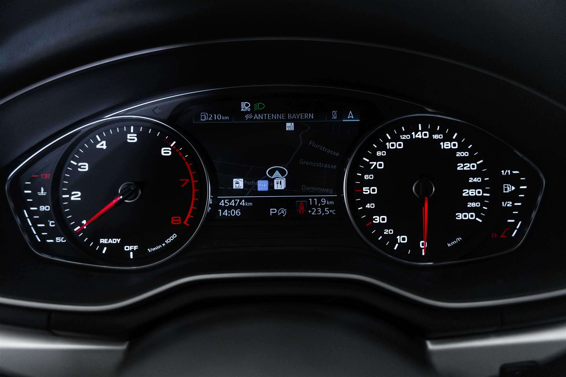 AUDI AUDI A4 Avant 35 TFSI S-tronic Advanced Black-Line-image-22