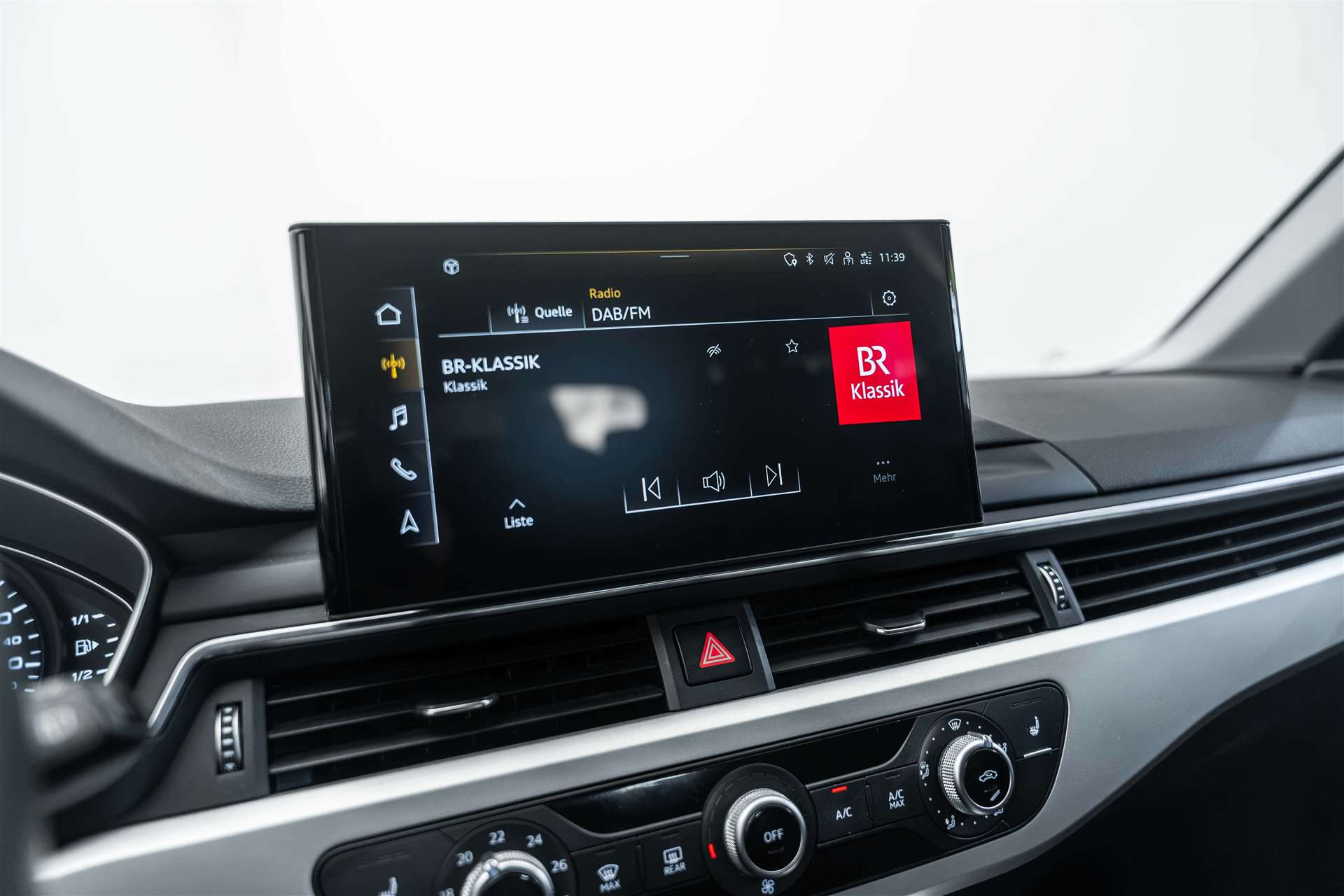 AUDI AUDI A4 Avant 35 TFSI S-tronic Advanced Black-Line-image-18