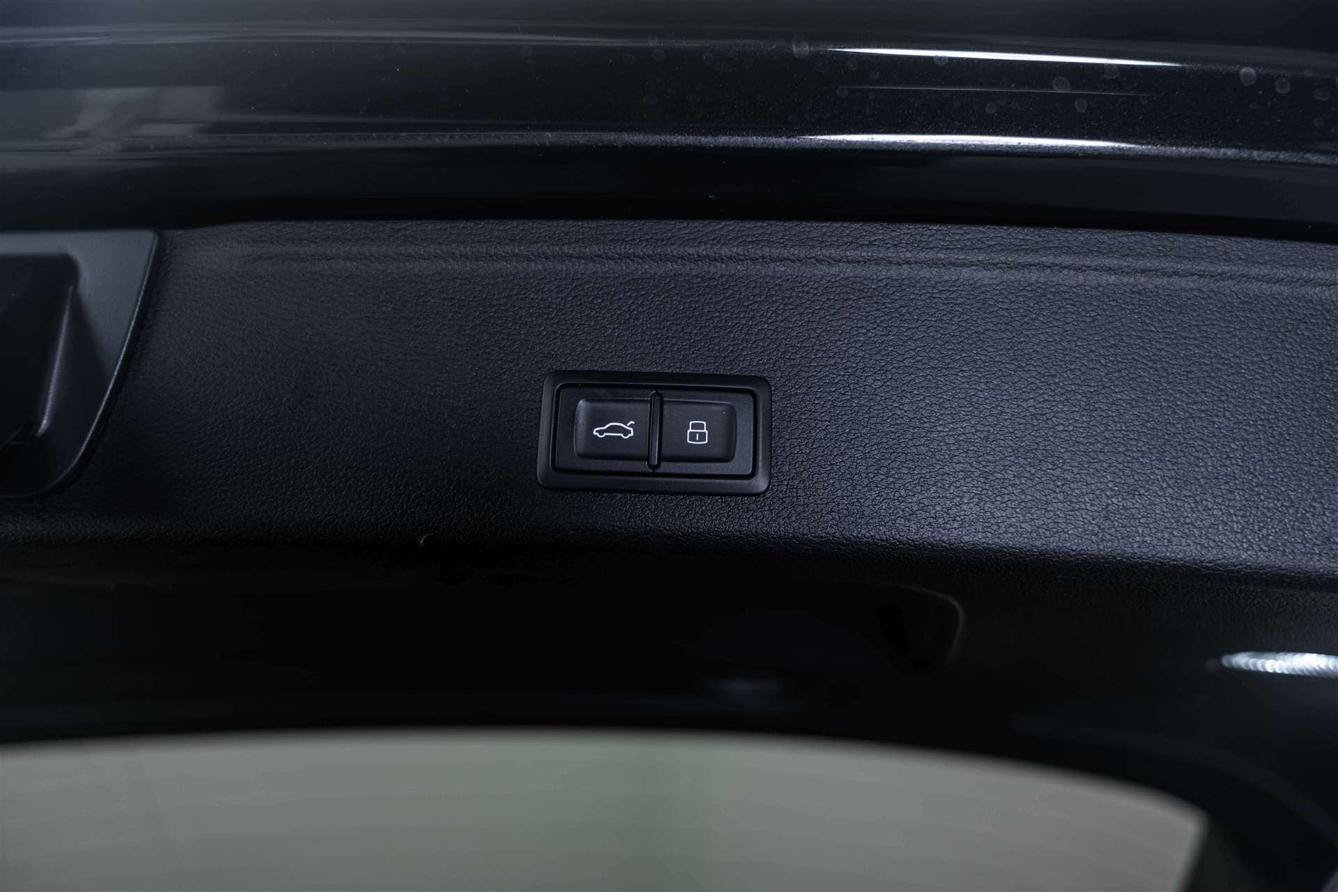 AUDI AUDI A4 Avant 35 TFSI S-tronic Advanced Black-Line-image-5