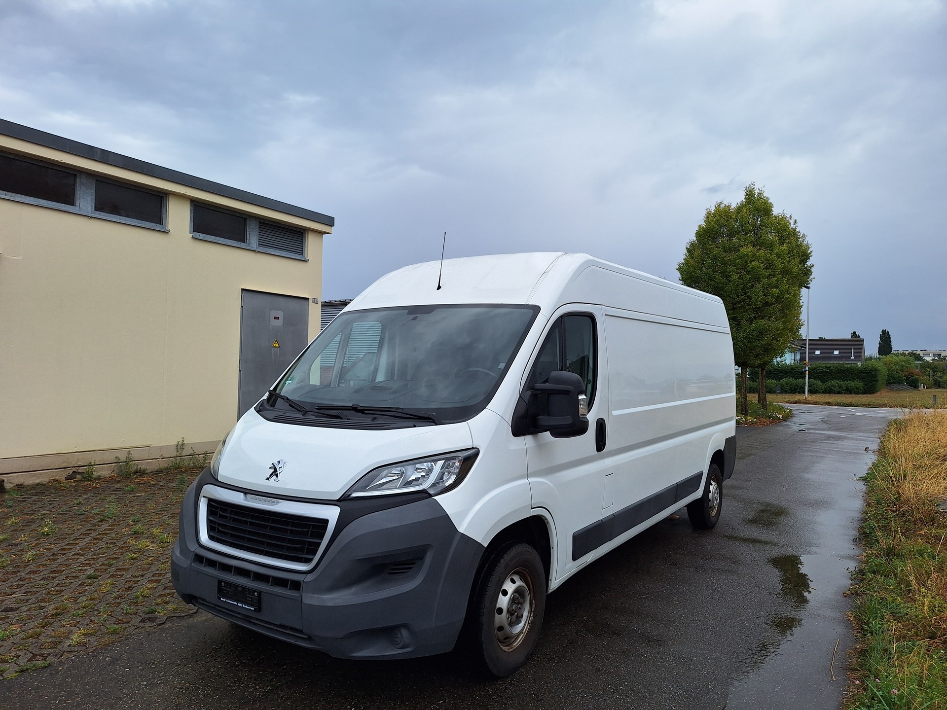 PEUGEOT Boxer 2.2 HDI 335 Allure L2H2-image-1