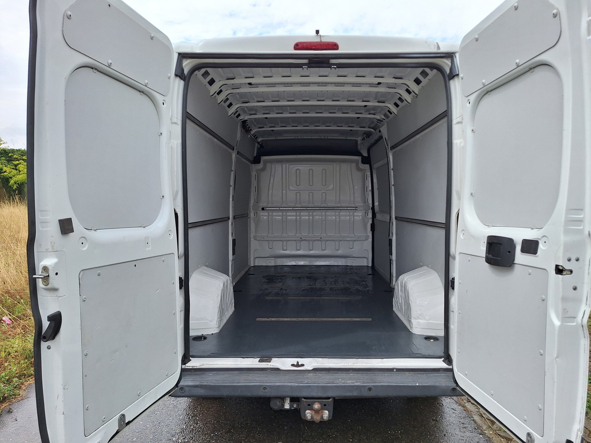 PEUGEOT Boxer 2.2 HDI 335 Allure L2H2-image-7