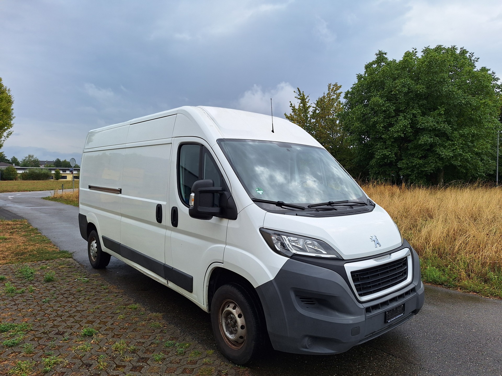 PEUGEOT Boxer 2.2 HDI 335 Allure L2H2-image-0