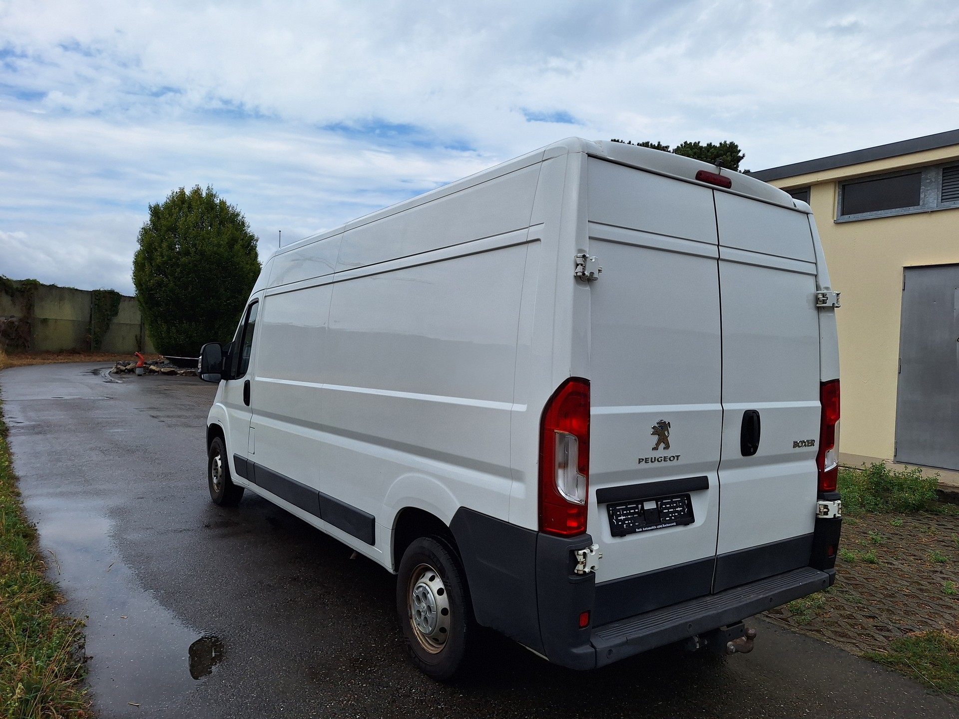 PEUGEOT Boxer 2.2 HDI 335 Allure L2H2-image-5