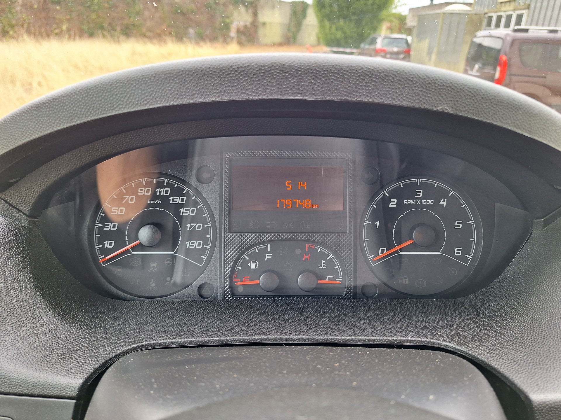 PEUGEOT Boxer 2.2 HDI 335 Allure L2H2-image-11