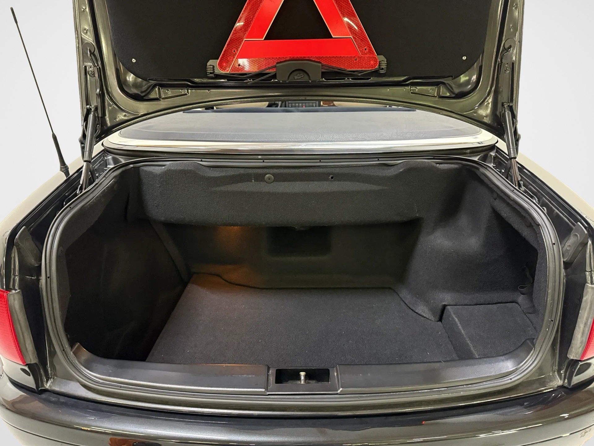 AUDI Cabriolet 2.8 E Veteranenfahrzeug-image-12