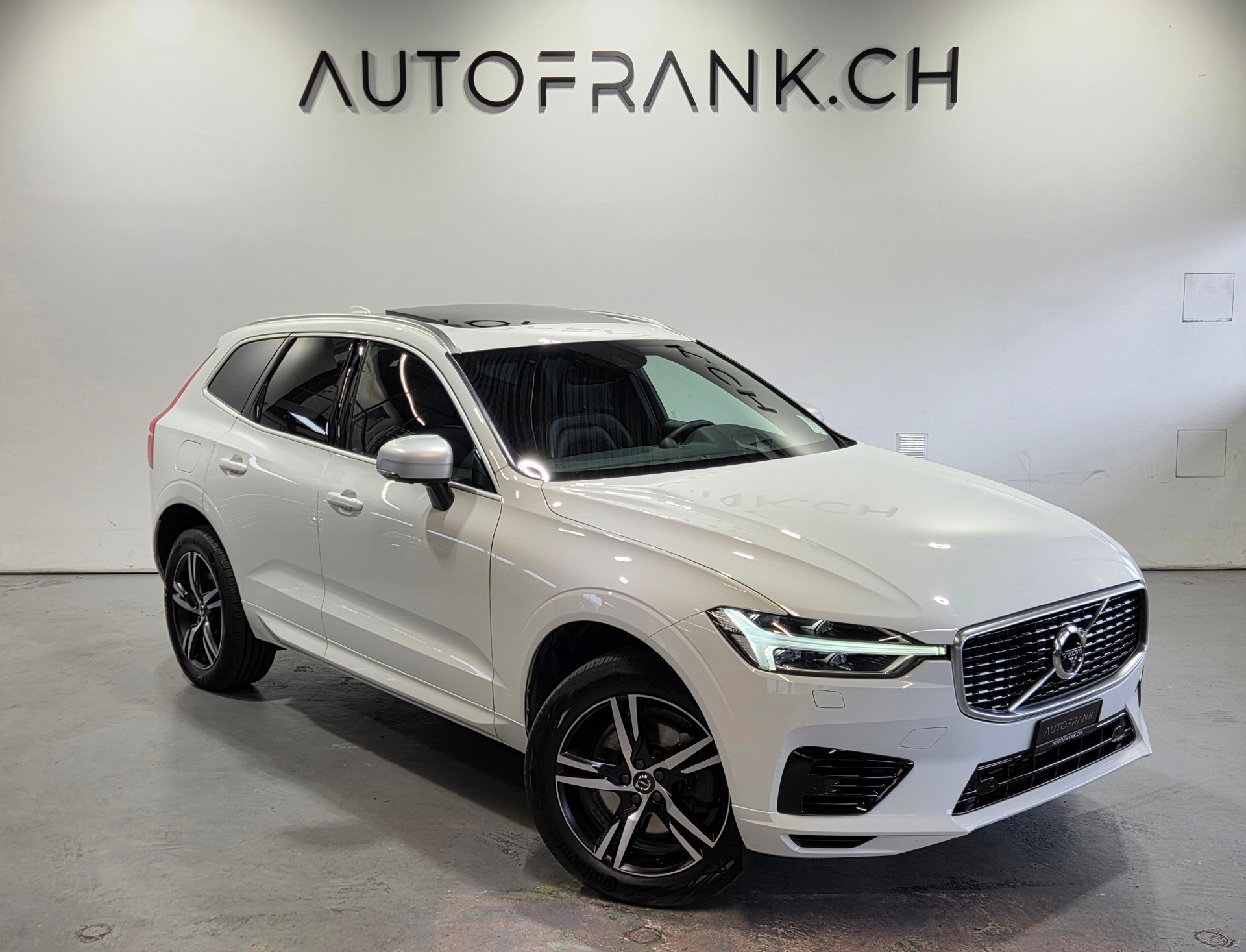 VOLVO XC60 2.0 T8 TE R-Design eAWD-image-10
