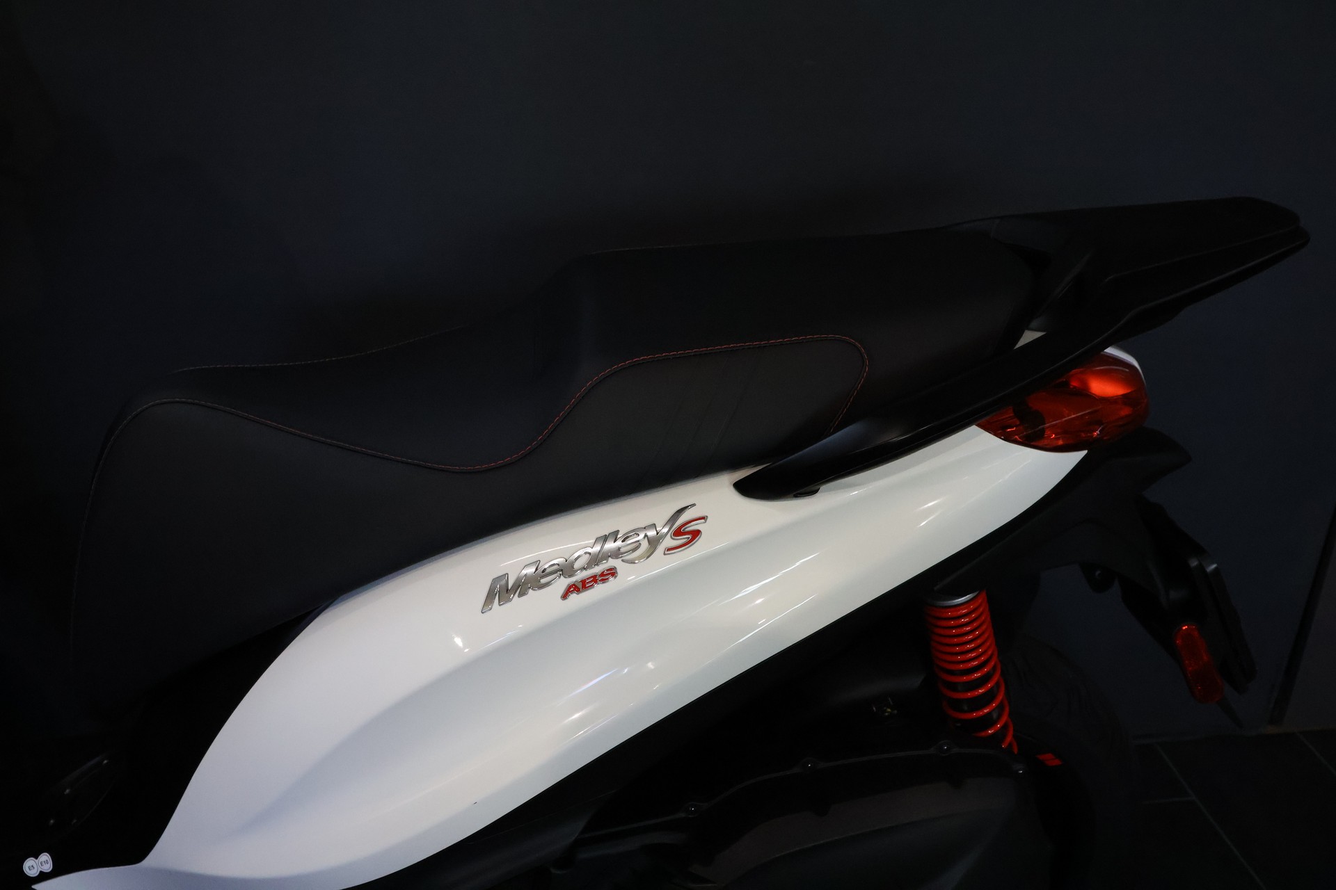 PIAGGIO Medley 125 Sport-showroom-element-3
