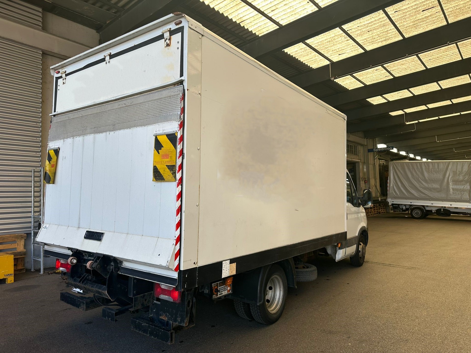 IVECO 35 C15-image-3