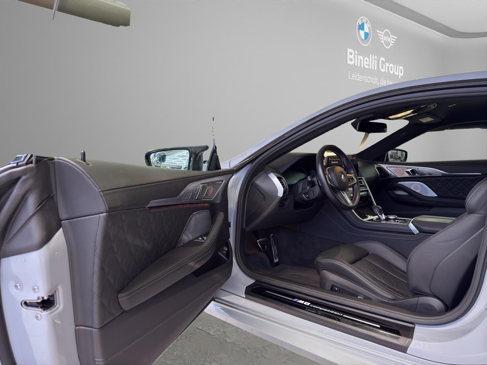 BMW M8 Competition xDrive Coupé-image-10