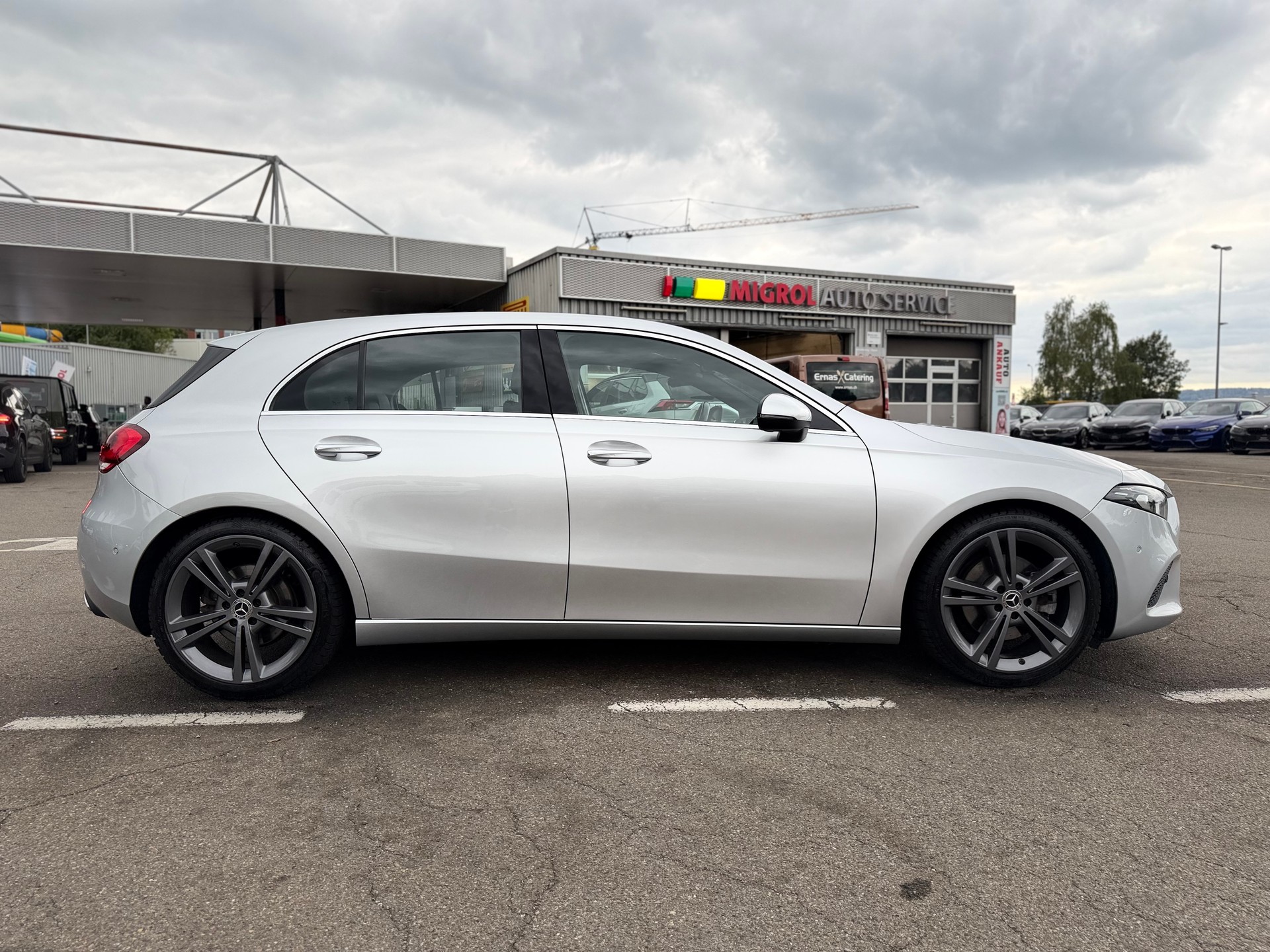 MERCEDES-BENZ A 220 Progressive 7G-DCT 4Matic-image-11