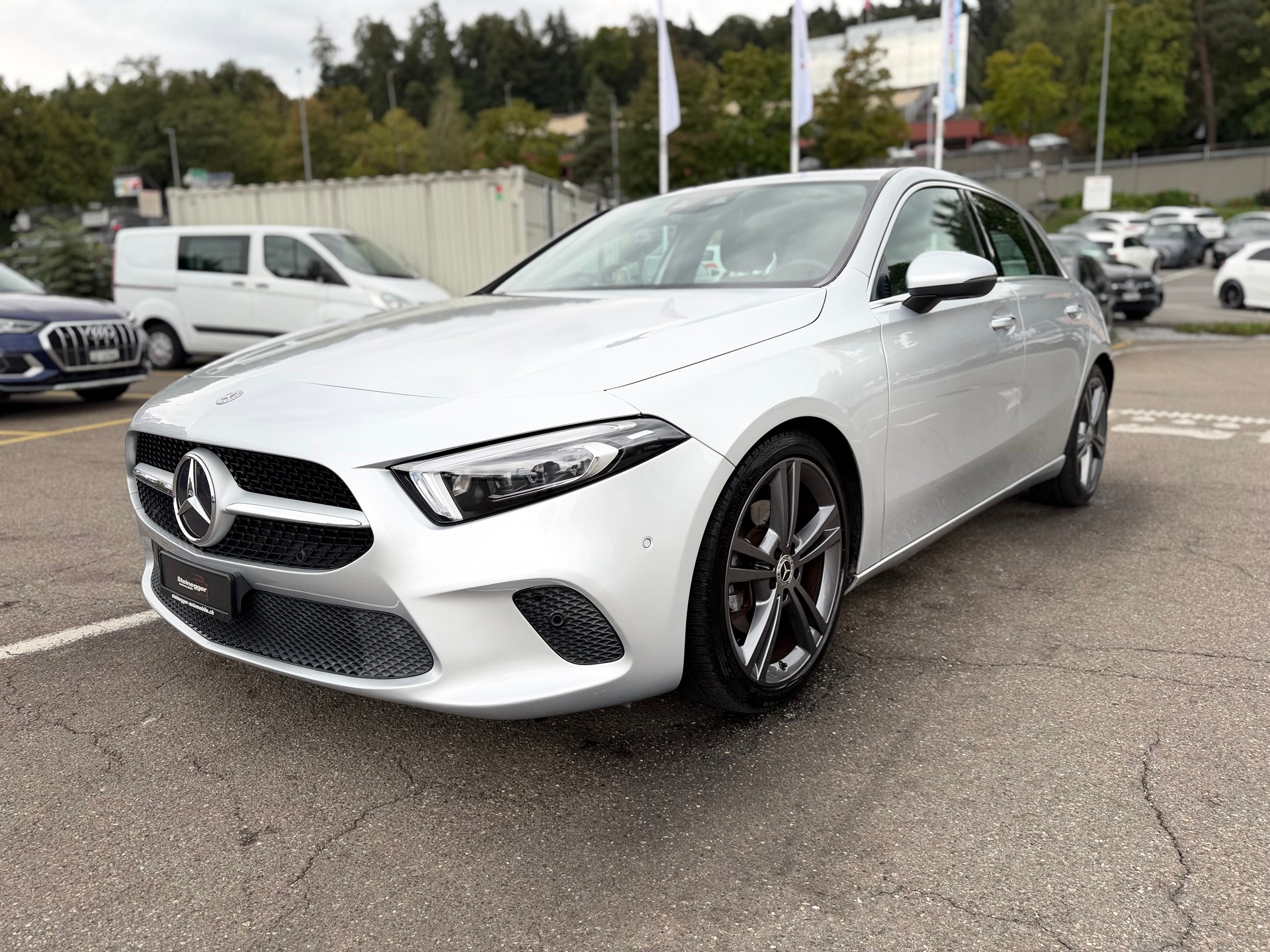 MERCEDES-BENZ A 220 Progressive 7G-DCT 4Matic-image-5