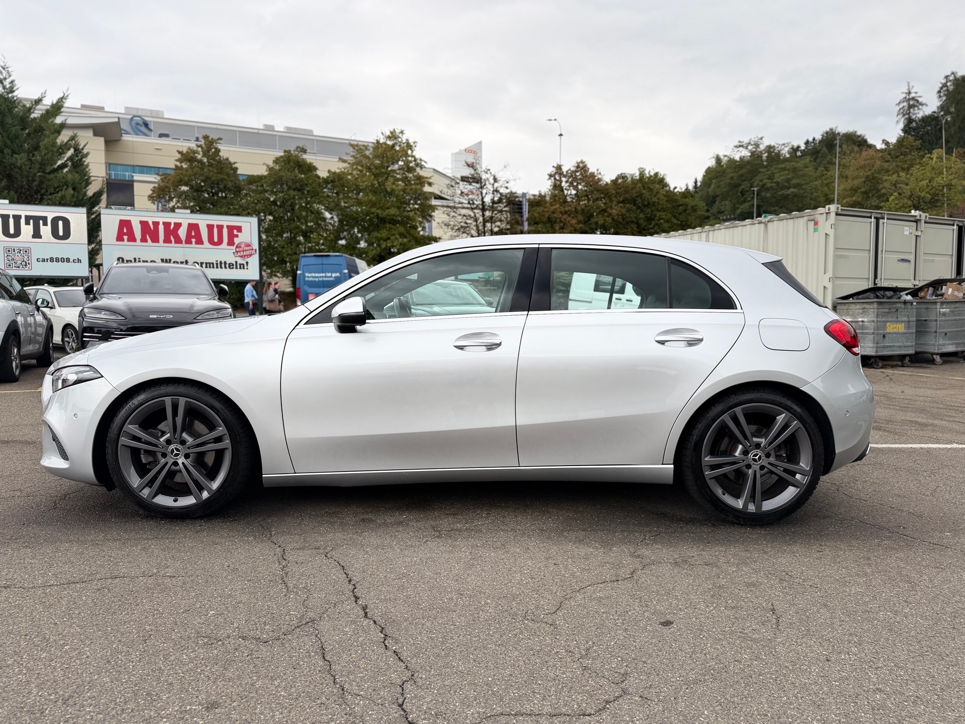 MERCEDES-BENZ A 220 Progressive 7G-DCT 4Matic-image-6