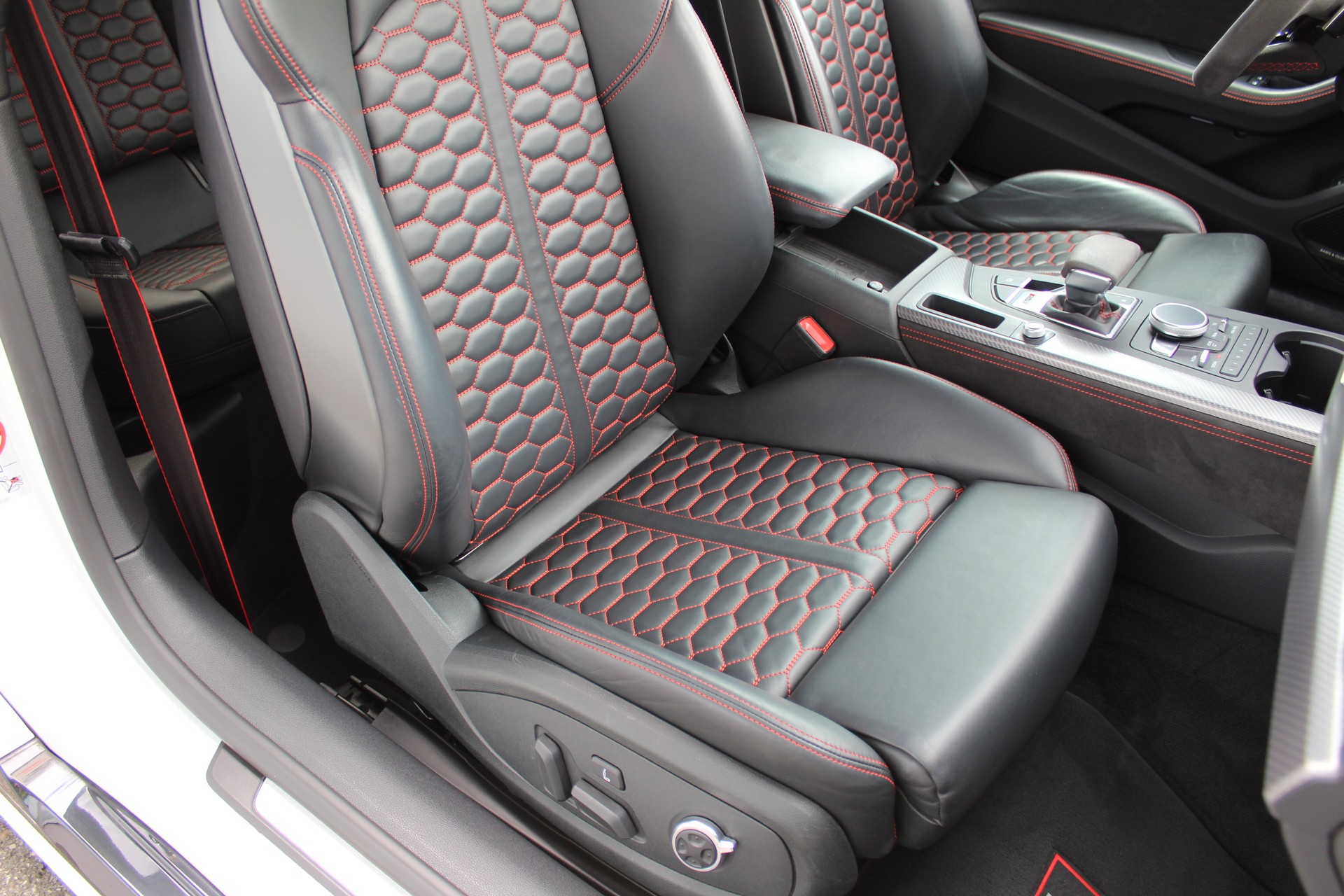 AUDI RS5 Coupé 2.9 TFSI quattro tiptronic-image-11