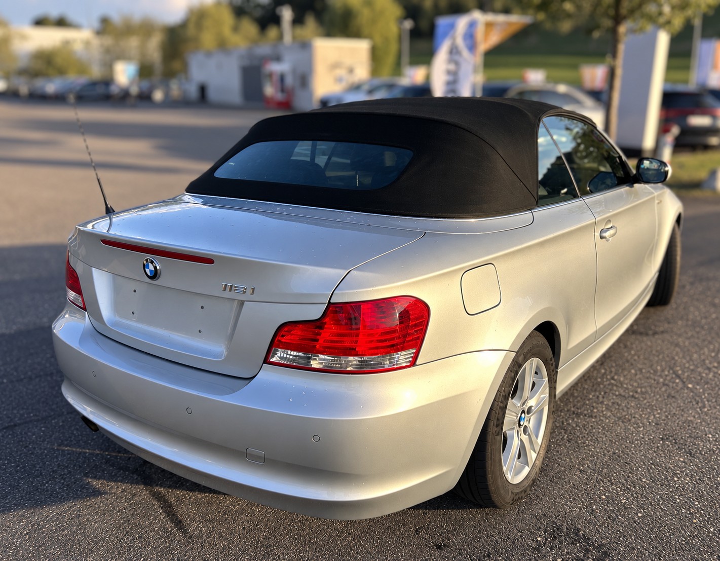 BMW 118i-image-2