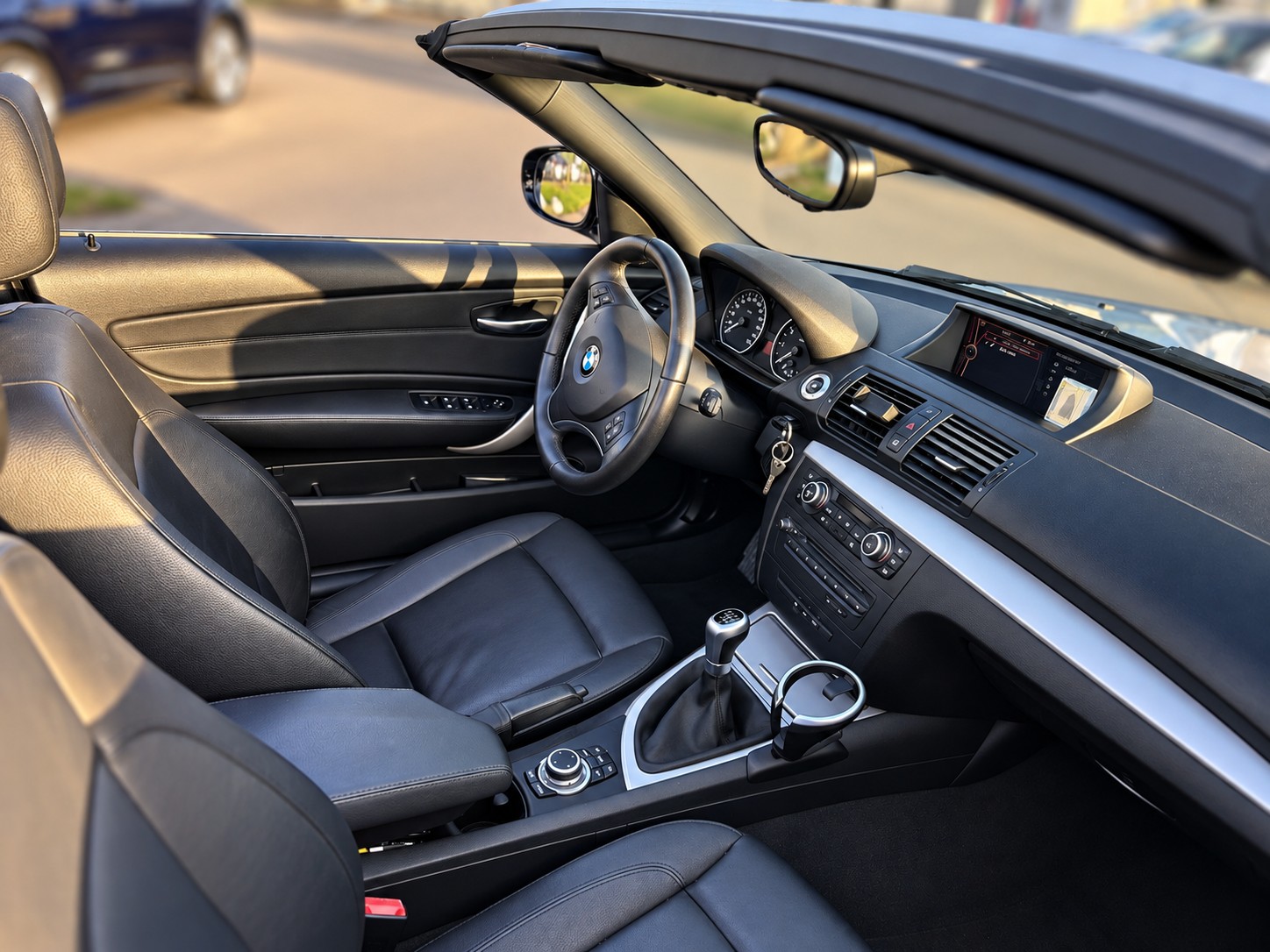 BMW 118i-image-4