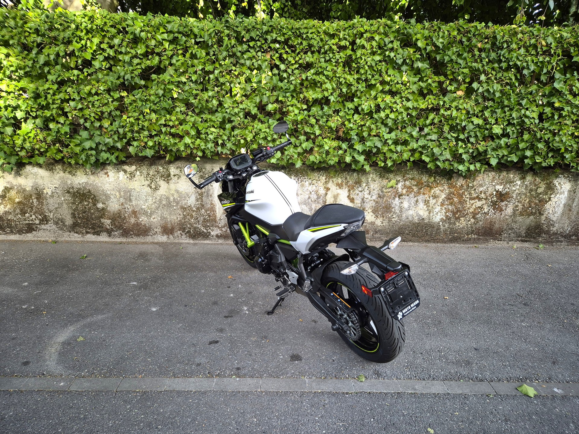 KAWASAKI Z 650 (35kW)-showroom-element-2