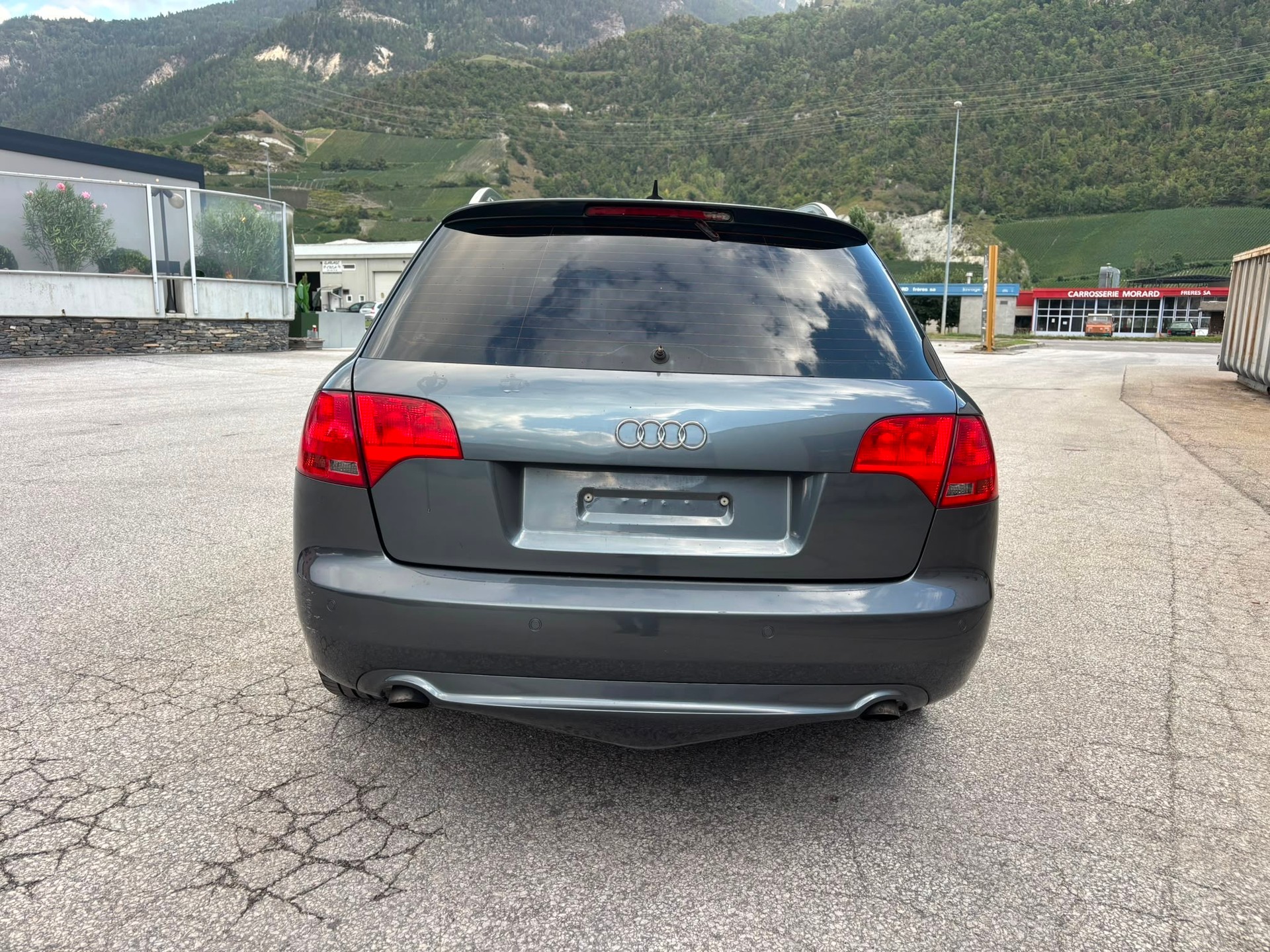 AUDI A4 Avant 2.0 TDI-image-5