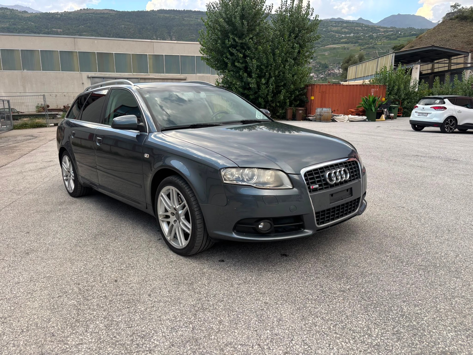 AUDI A4 Avant 2.0 TDI-image-1