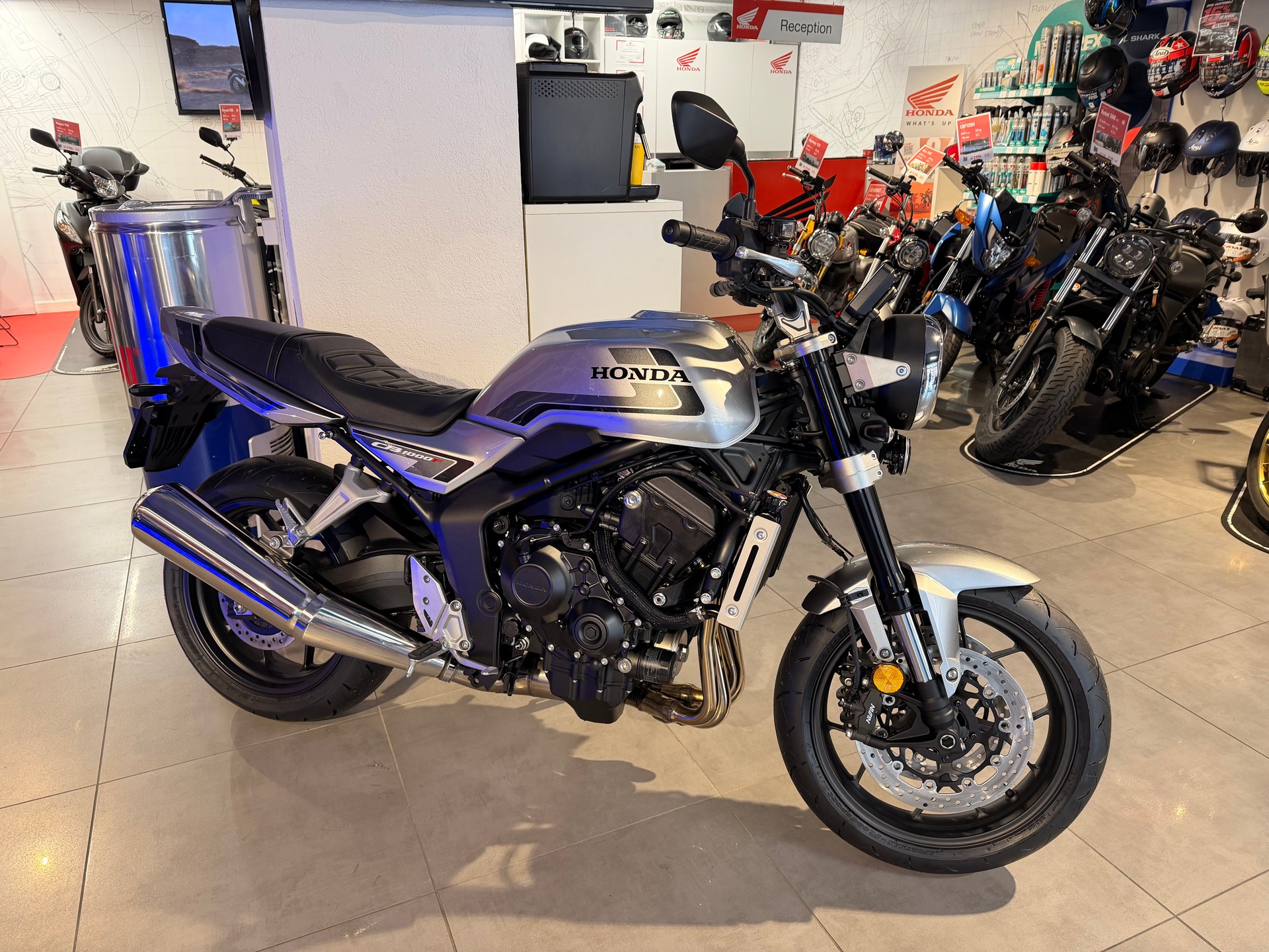HONDA CB 1000F-showroom-element-1