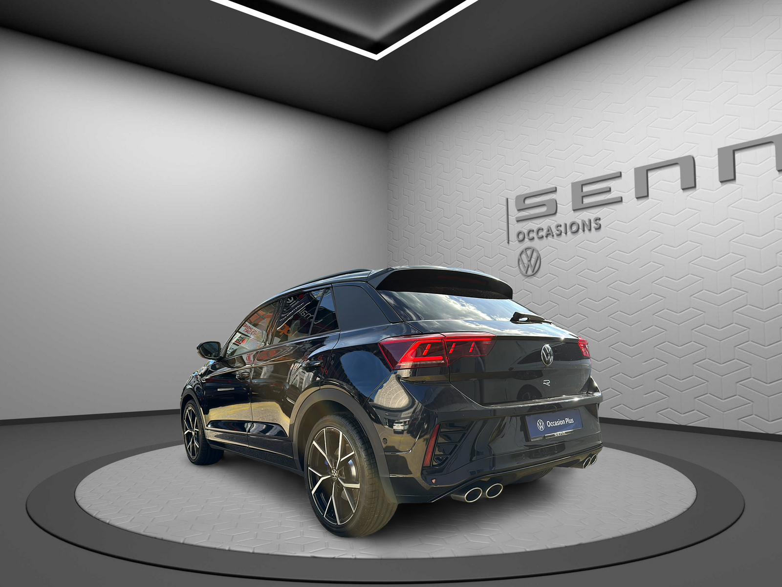 VW T-Roc 2.0 TSI R DSG 4Motion-image-3