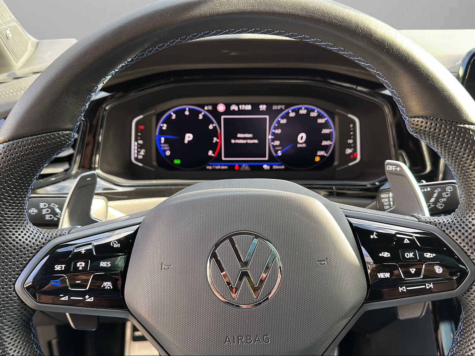 VW T-Roc 2.0 TSI R DSG 4Motion-image-13