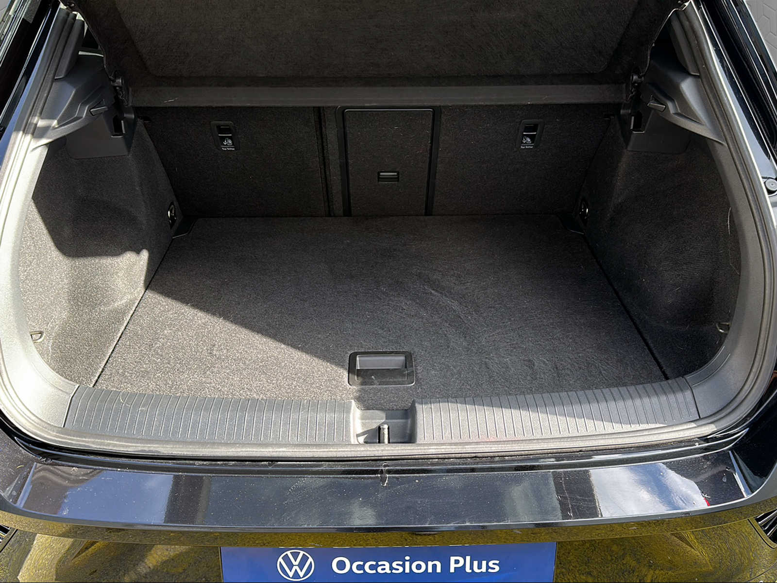 VW T-Roc 2.0 TSI R DSG 4Motion-image-9