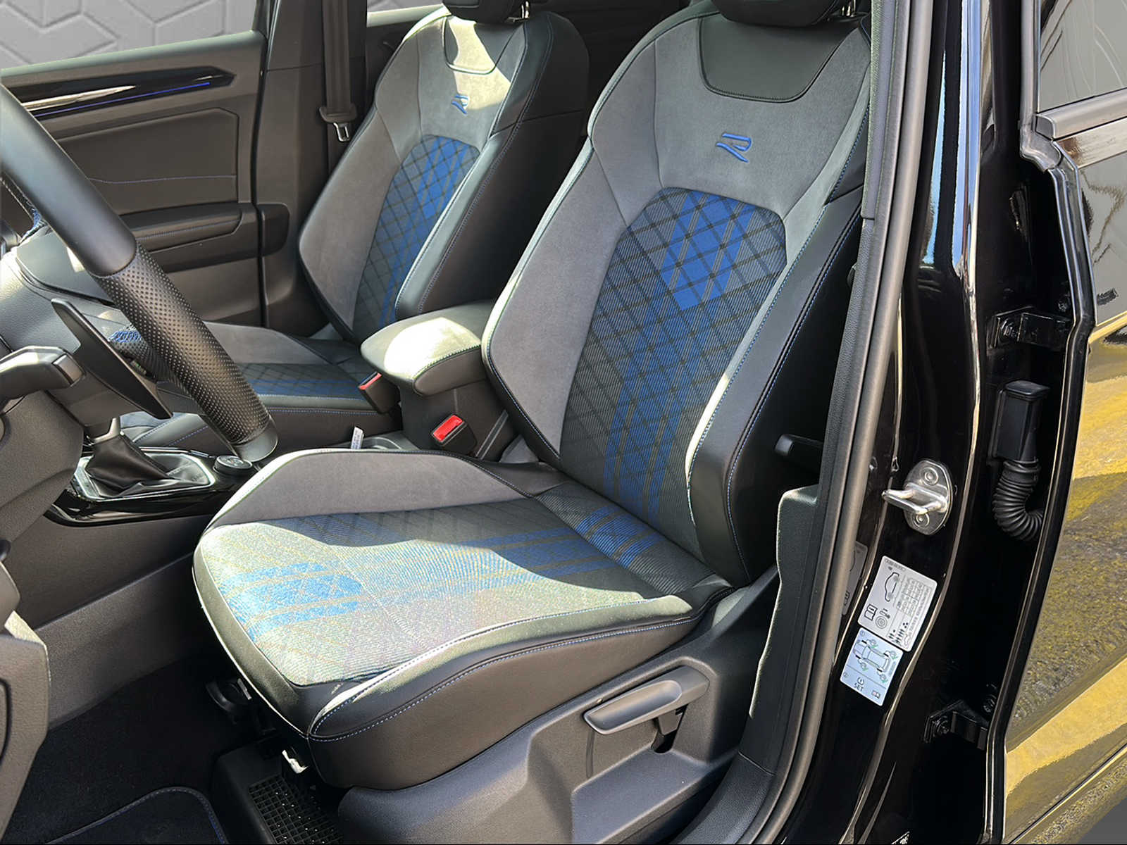 VW T-Roc 2.0 TSI R DSG 4Motion-image-10