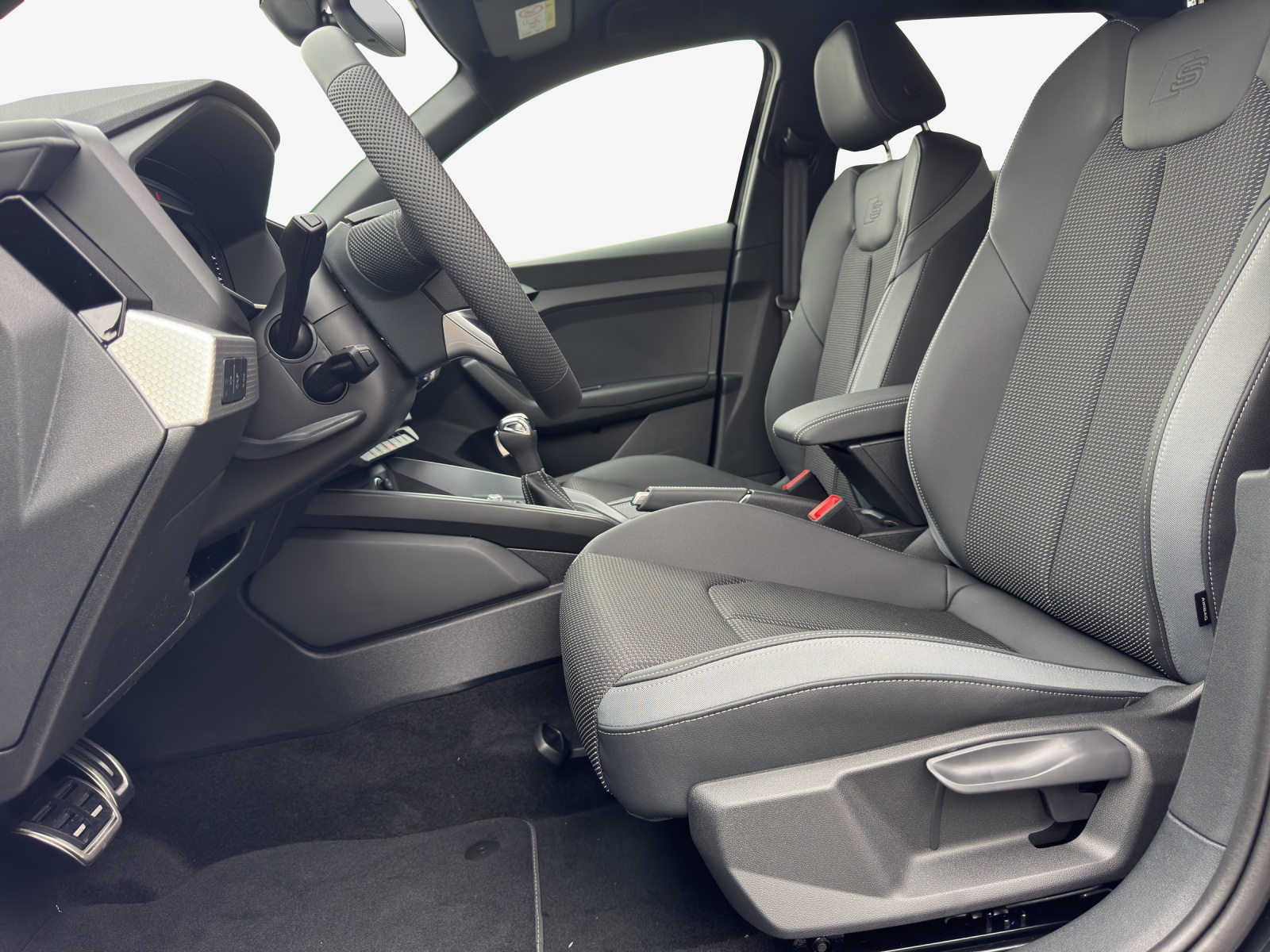 AUDI A1 Sportback 30 TFSI S Line Attraction S-tronic-image-7