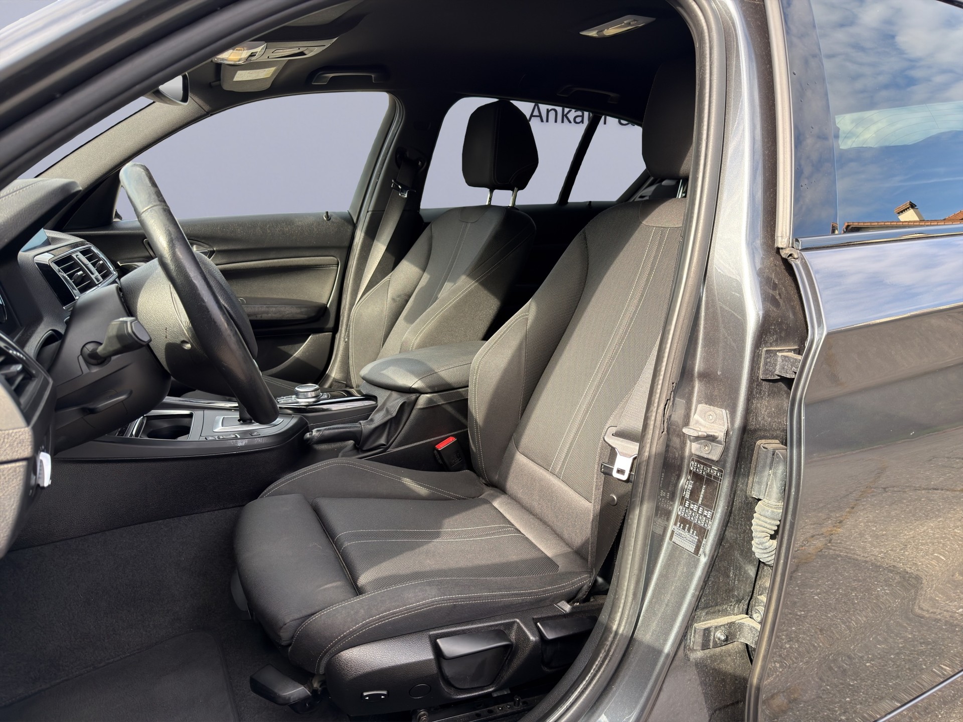 BMW 118i Sport Line Steptronic-image-13