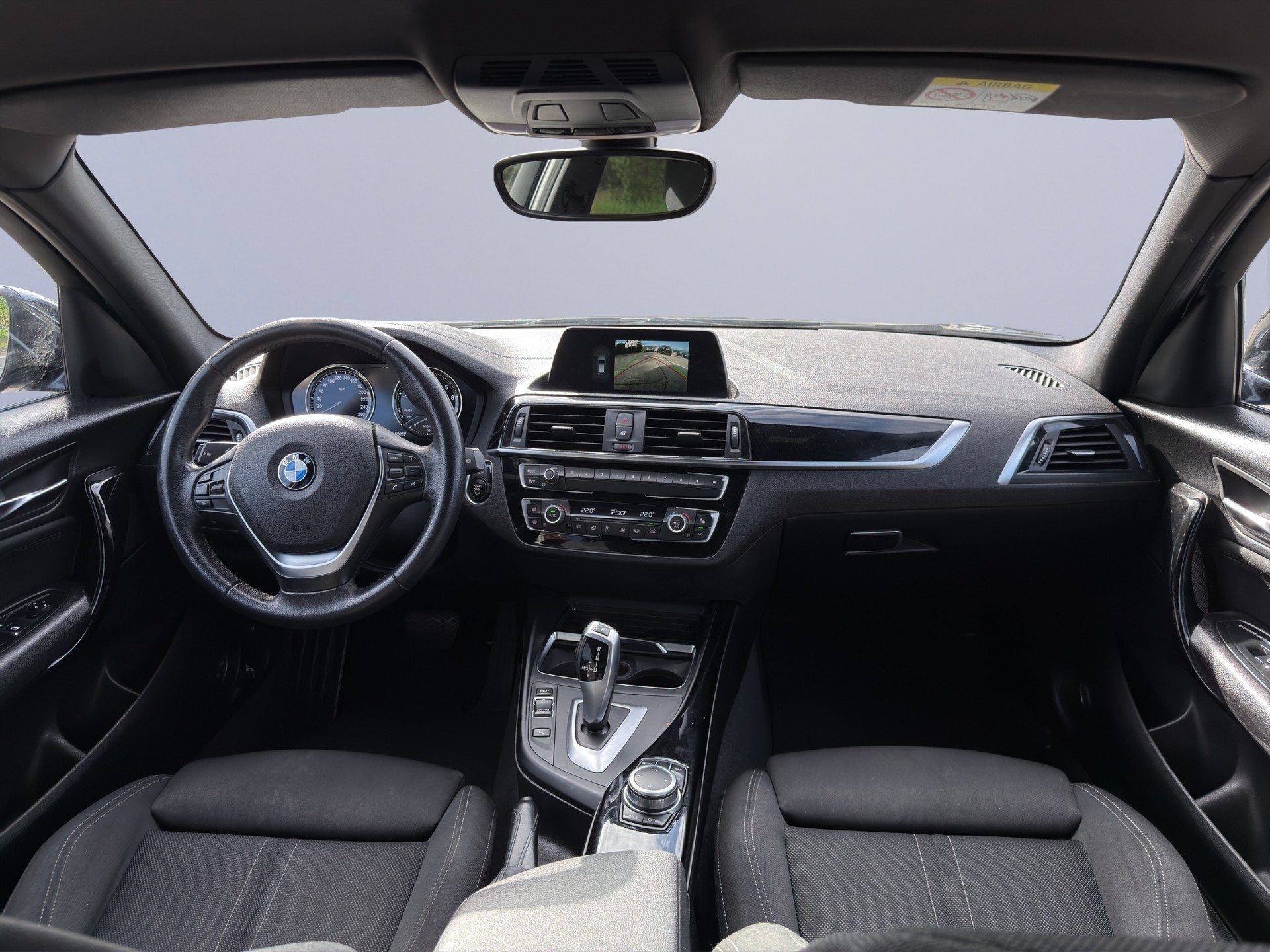 BMW 118i Sport Line Steptronic-image-9