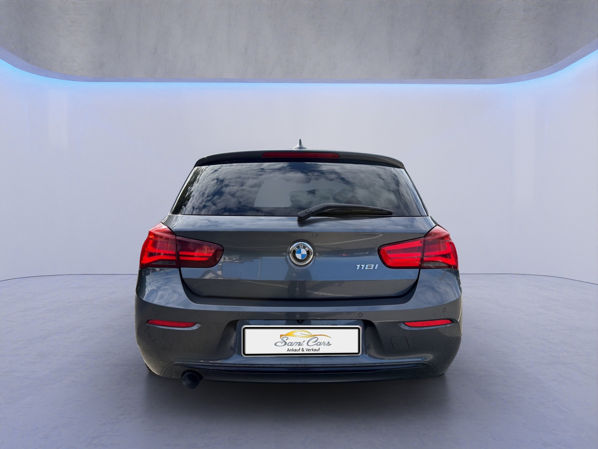 BMW 118i Sport Line Steptronic-image-1