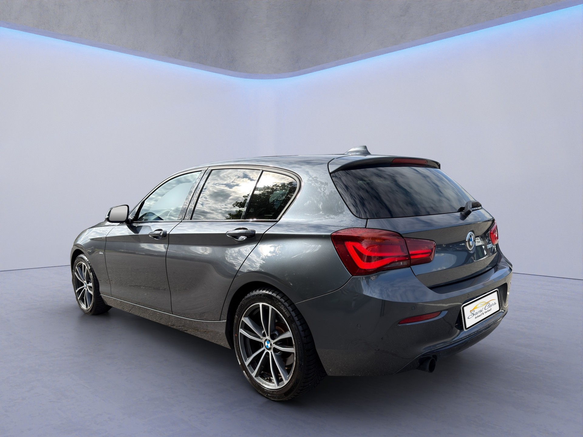 BMW 118i Sport Line Steptronic-image-5