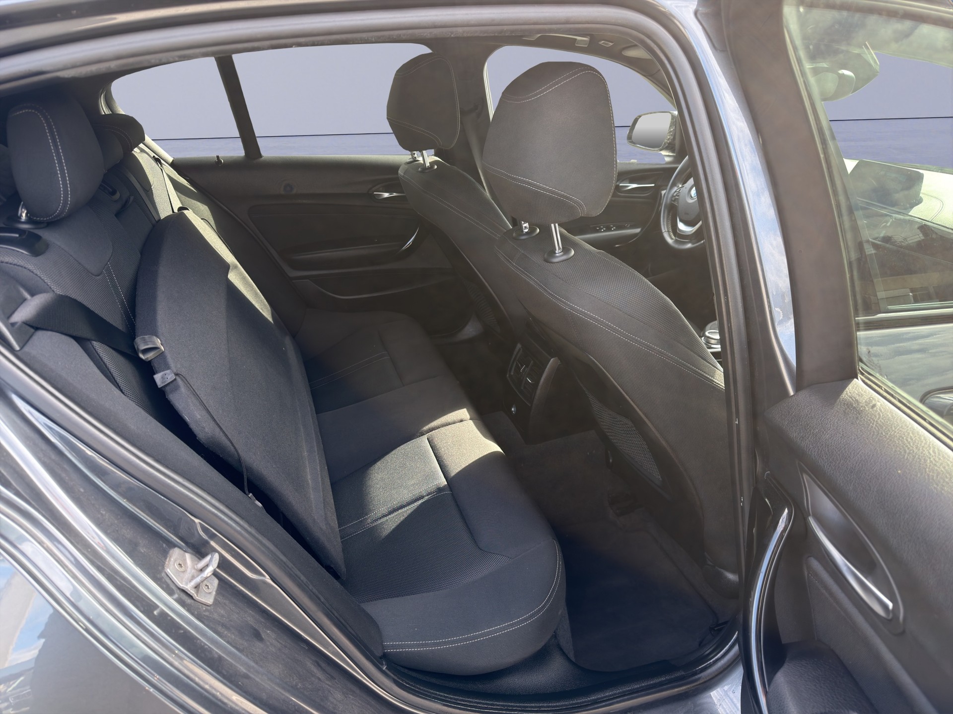 BMW 118i Sport Line Steptronic-image-6