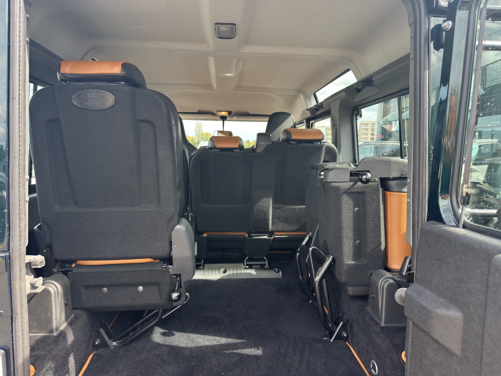 LAND ROVER Defender 110 2.2 TD4 SW-image-8
