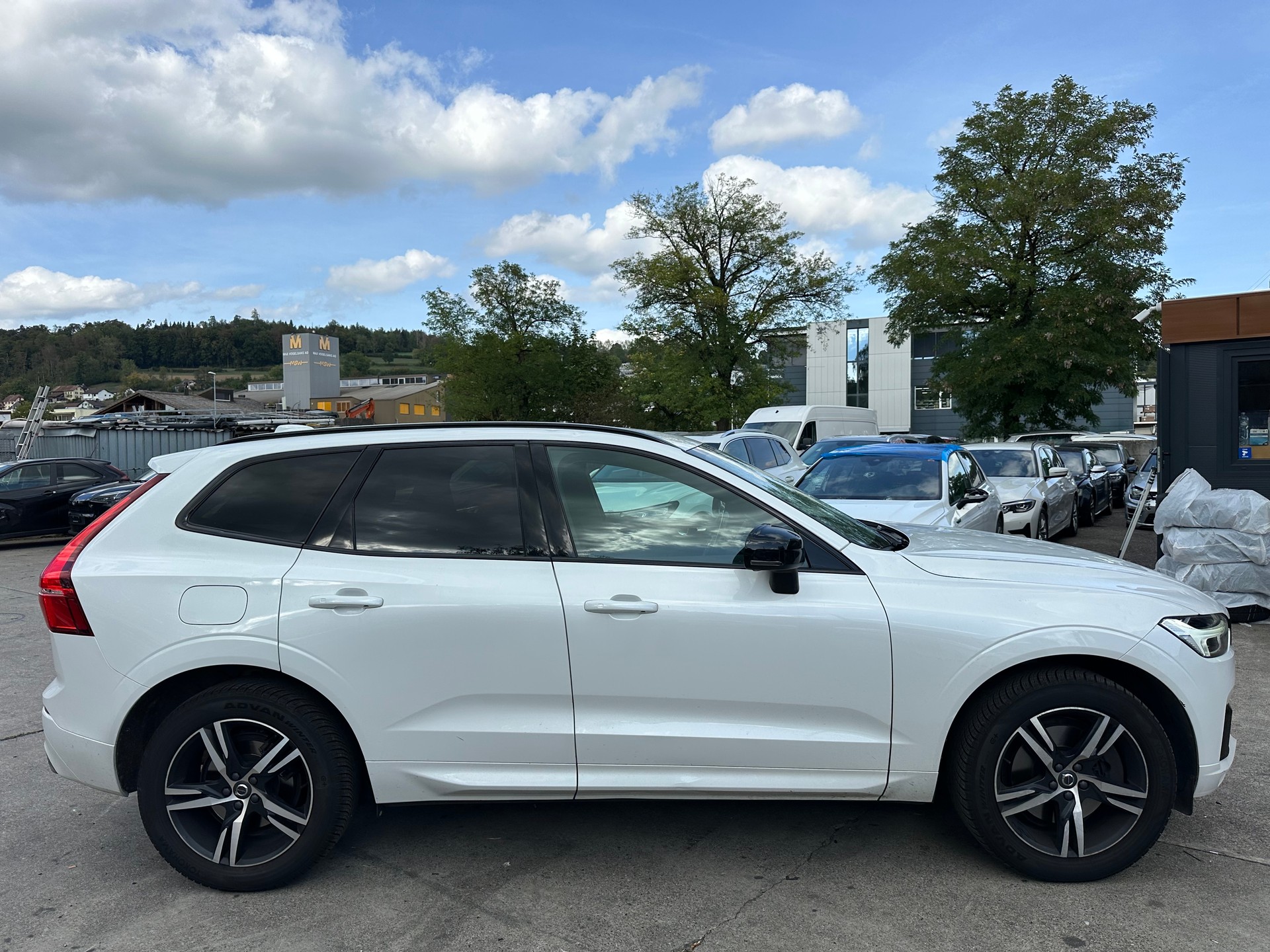 VOLVO XC60 B5 Benzin Mild Hybrid AWD R-Design Geartronic-image-4