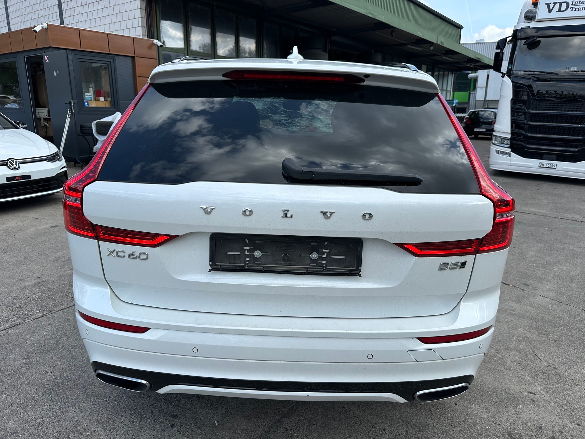 VOLVO XC60 B5 Benzin Mild Hybrid AWD R-Design Geartronic-image-2