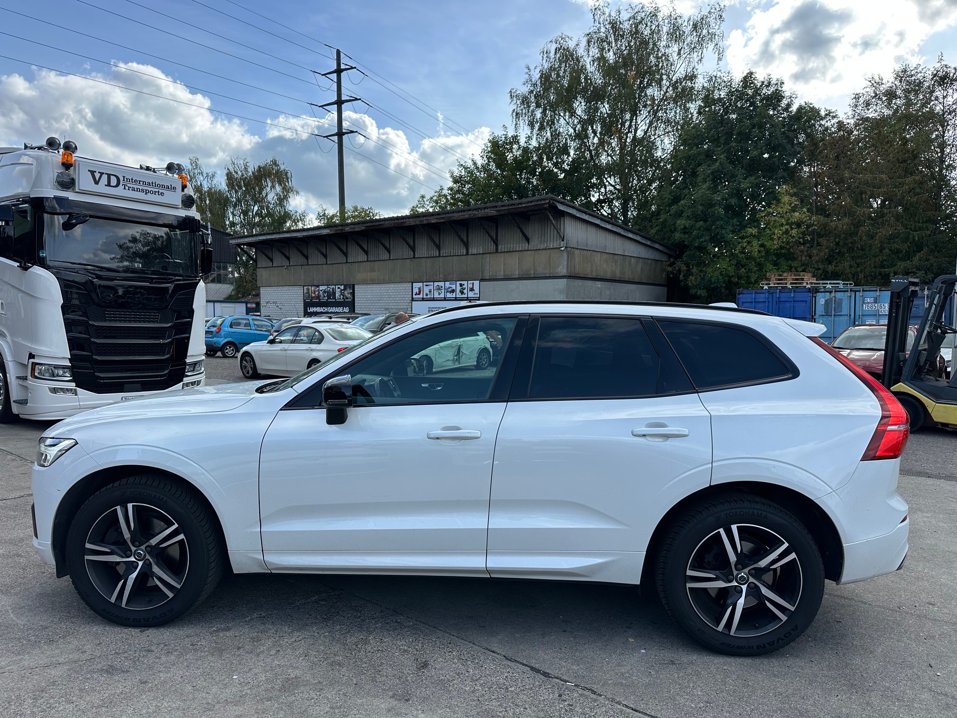 VOLVO XC60 B5 Benzin Mild Hybrid AWD R-Design Geartronic-image-6