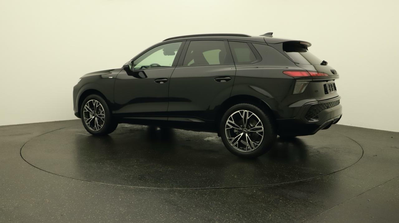AUDI Q3 SUV TFSI quattro 195 kW S tronic-image-2