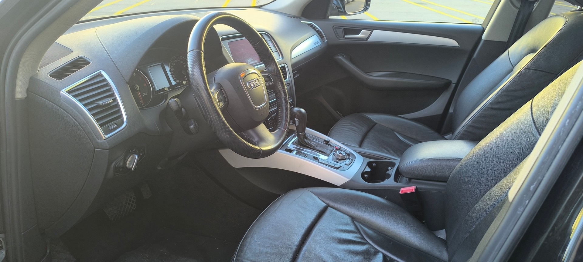 AUDI Q5 2.0 TFSI quattro S-tronic-image-11