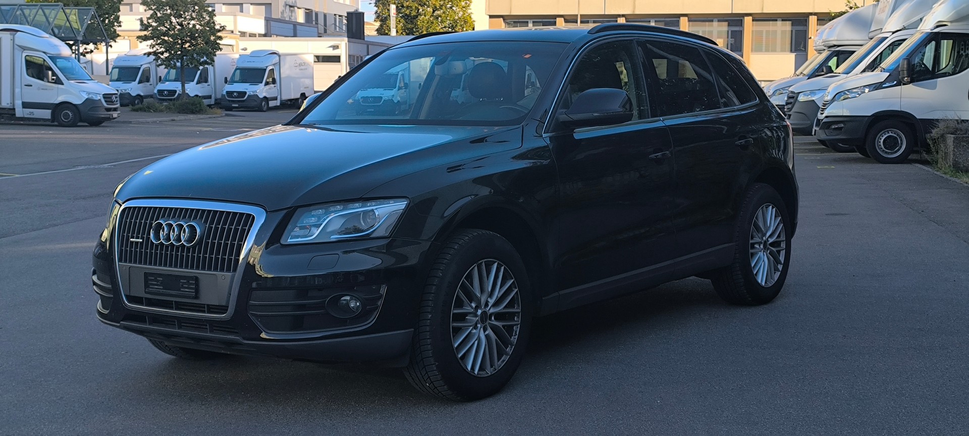 AUDI Q5 2.0 TFSI quattro S-tronic-image-1