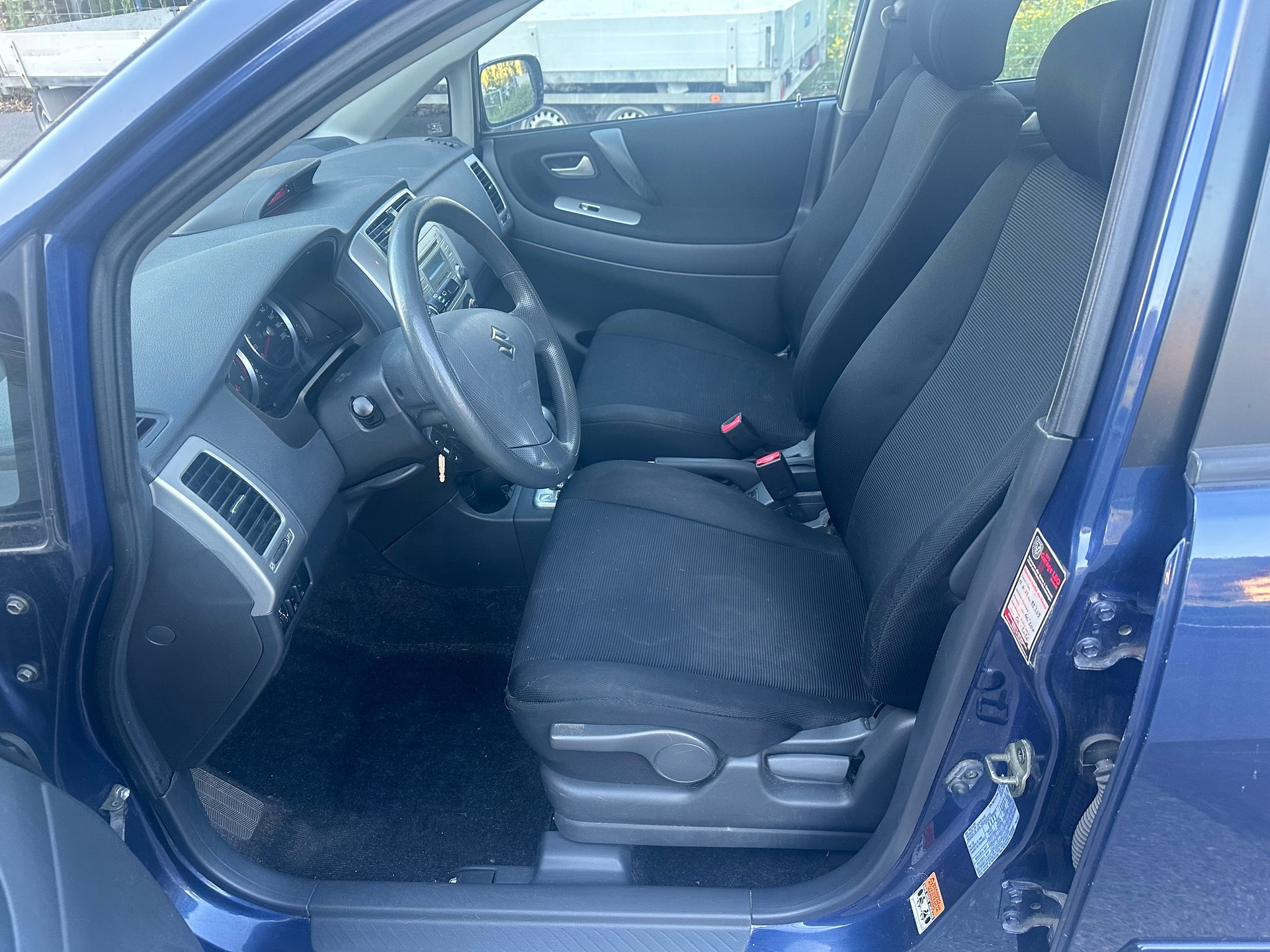 SUZUKI Liana 1.6 16V Sport Limited Edition 4WD Automatic-image-9