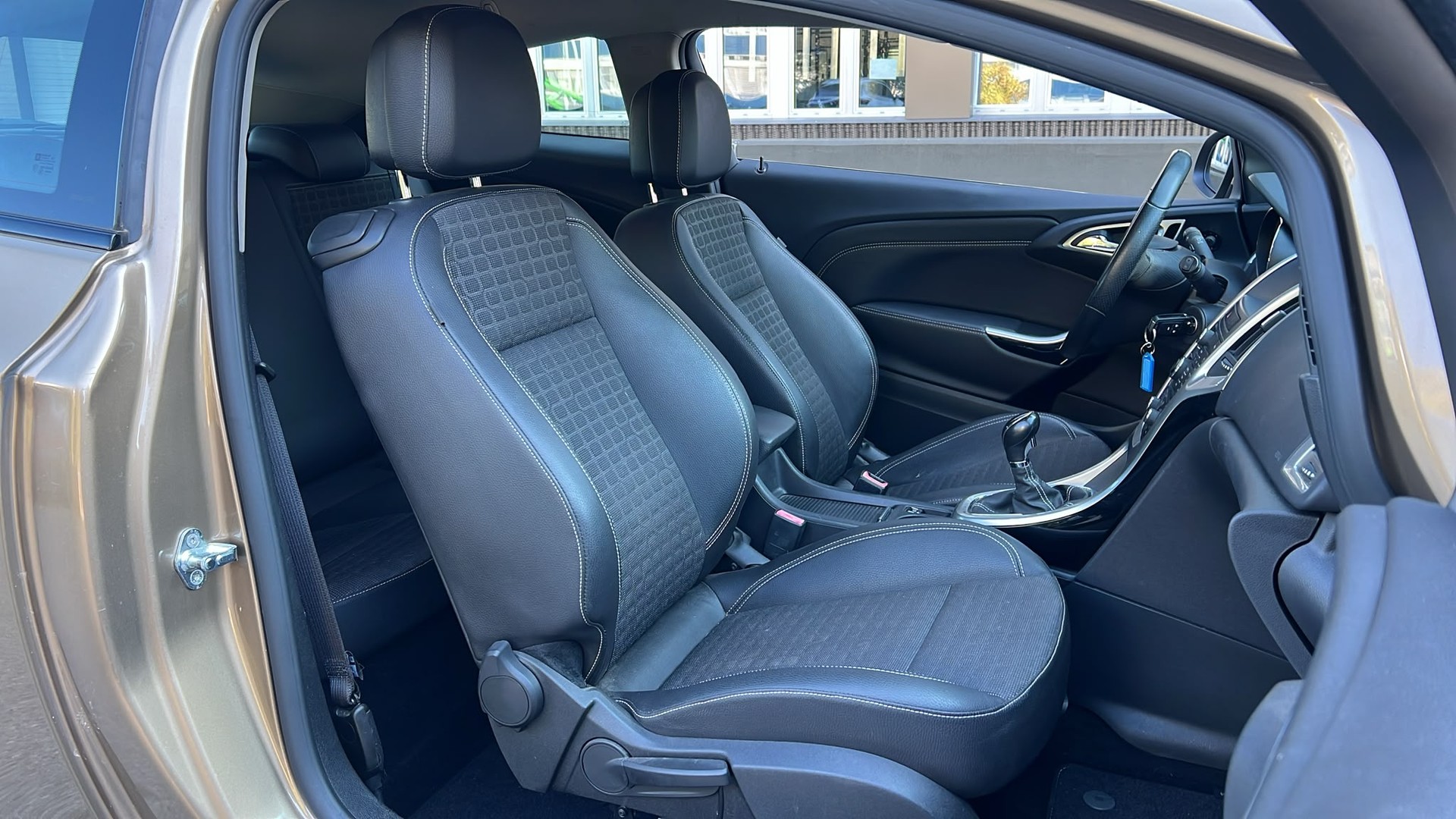 OPEL Astra SportsTourer GTC 1.7 CDTi-image-11