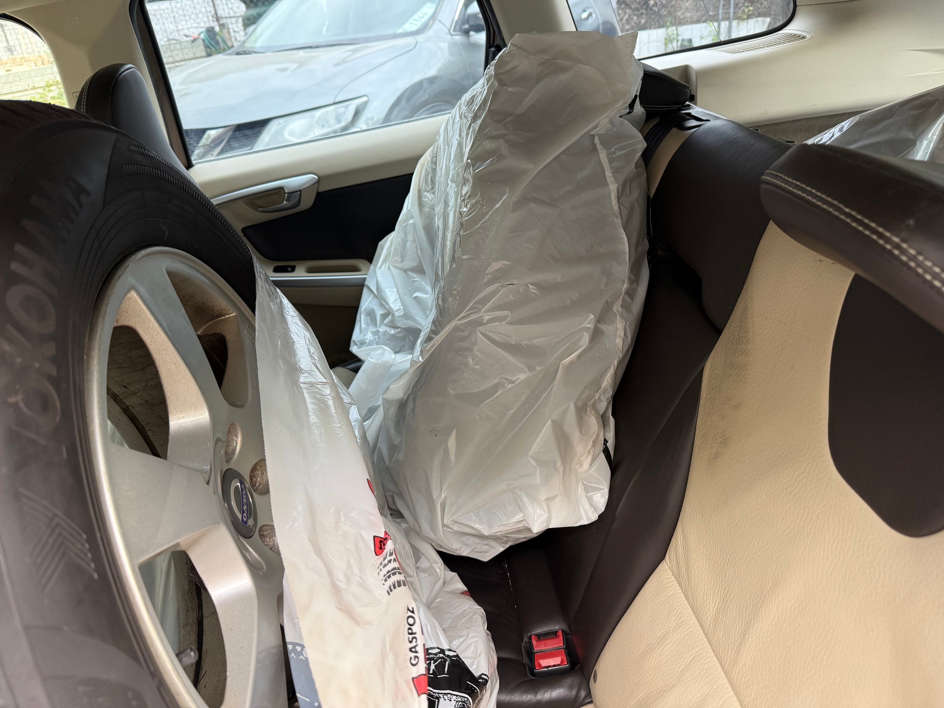 VOLVO XC60 D5 AWD Summum Geartronic-image-2
