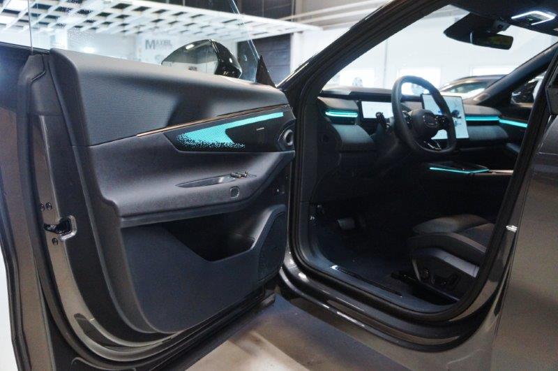 LYNK & CO 08 1.5 PHEV More-image-3