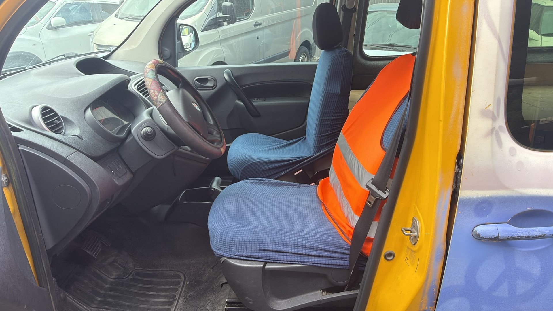 RENAULT Kangoo Medium 1.6 105 Business A-image-6